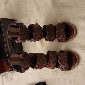 Beautiful pair of Freebird sandels in Cognac